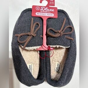 NWT Kids Charcoal Slippers
